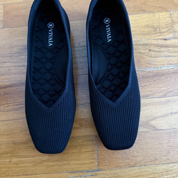VIVAIA -Margot Walker Lightweight Square-Toe V-Cut Flats – Size 39 – Black - Picture 12 of 12
